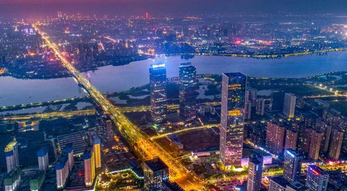 南昌日報 頭版頭條 高新區(qū)強鏈補鏈促產(chǎn)業(yè)集群量質(zhì)齊升